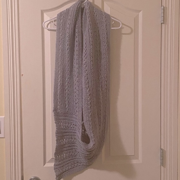 Grey Scarf - Picture 1 of 1